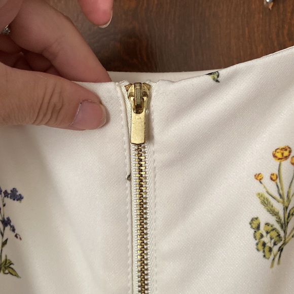 Beautiful H&M floral midi dress😍😍😍 - Picture 8 of 10